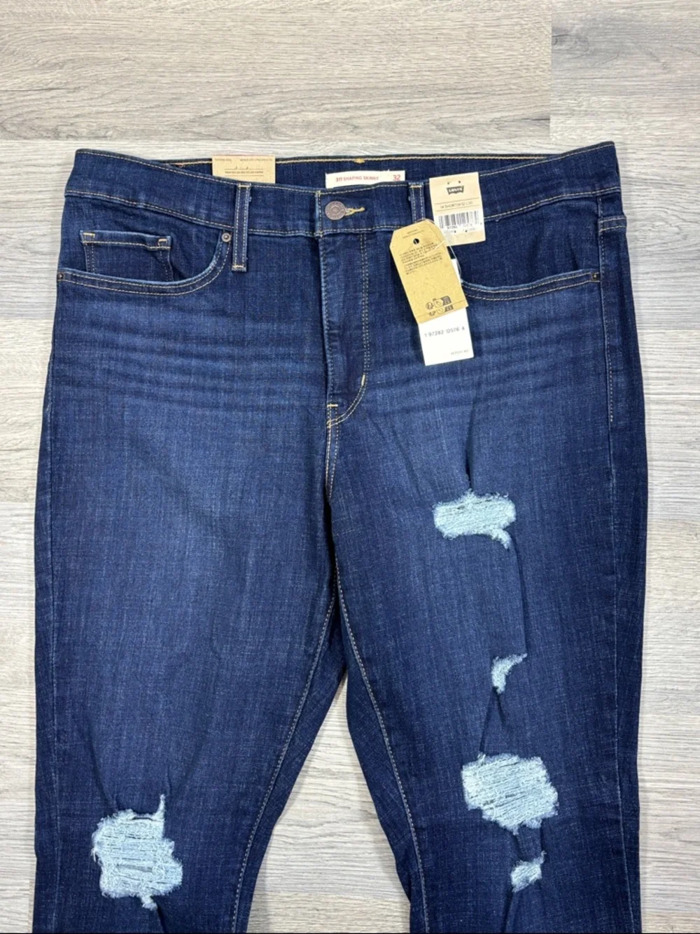 Levi's 311 Shaping Skinny‎ Distressed Jeans - size 32/14 Short NWT
